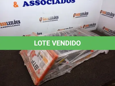 LOTE 312 - 01 BANCO ESCADA DE ALUMÍNIO MARCA BTF. (NO ESTADO) ATENÇÃO! FAZER A VISITAÇÃO ANTES DE ARREMATAR, NÃO SABEMOS SE FUNCIONA. LEILÃO NÃO TEM GARANTIA E NEM DEVOLUÇÃO, SUJEITO A POSSÍVEIS AVARIAS VISÍVEIS/OCULTAS E/OU AUSÊNCIA DE COMPONENTES.