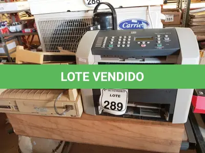 LOTE 289 - 02 IMPRESSORAS, 01 CAIXOTE DE MADEIRA E 01 GARRAFA DE CAFÉ. (NO ESTADO) ATENÇÃO! FAZER A VISITAÇÃO ANTES DE ARREMATAR, NÃO SABEMOS SE FUNCIONA. LEILÃO NÃO TEM GARANTIA E NEM DEVOLUÇÃO, SUJEITO A POSSÍVEIS AVARIAS VISÍVEIS/OCULTAS E/OU AUSÊNCIA DE COMPONENTES.