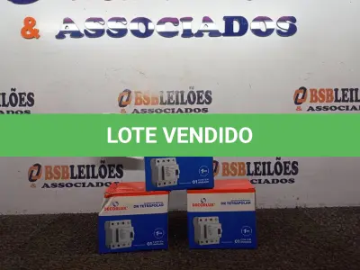LOTE 425 - 03 CAIXAS DE INTERRUPTOR DECORLUX RESIDUAL DR TETRAPOLAR, CONTÉM 01 UNIDADE EM CADA CAIXA. (NO ESTADO) ATENÇÃO! FAZER A VISITAÇÃO ANTES DE ARREMATAR, NÃO SABEMOS SE FUNCIONA. LEILÃO NÃO TEM GARANTIA E NEM DEVOLUÇÃO, SUJEITO A POSSÍVEIS AVARIAS VISÍVEIS/OCULTAS E/OU AUSÊNCIA DE COMPONENTES.