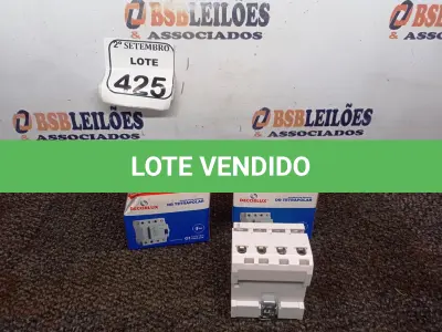 LOTE 425 - 03 CAIXAS DE INTERRUPTOR DECORLUX RESIDUAL DR TETRAPOLAR, CONTÉM 01 UNIDADE EM CADA CAIXA. (NO ESTADO) ATENÇÃO! FAZER A VISITAÇÃO ANTES DE ARREMATAR, NÃO SABEMOS SE FUNCIONA. LEILÃO NÃO TEM GARANTIA E NEM DEVOLUÇÃO, SUJEITO A POSSÍVEIS AVARIAS VISÍVEIS/OCULTAS E/OU AUSÊNCIA DE COMPONENTES.