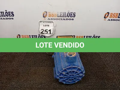 LOTE 251 - 01 BOMBA D´ÁGUA SYLLENT 220V. (NO ESTADO) ATENÇÃO! FAZER A VISITAÇÃO ANTES DE ARREMATAR, NÃO SABEMOS SE FUNCIONA. LEILÃO NÃO TEM GARANTIA E NEM DEVOLUÇÃO, SUJEITO A POSSÍVEIS AVARIAS VISÍVEIS/OCULTAS E/OU AUSÊNCIA DE COMPONENTES.