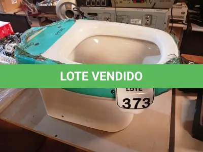LOTE 373 - 01 VASO COR BRANCA MARCA DECA. (NO ESTADO) ATENÇÃO! FAZER A VISITAÇÃO ANTES DE ARREMATAR, NÃO SABEMOS SE FUNCIONA. LEILÃO NÃO TEM GARANTIA E NEM DEVOLUÇÃO, SUJEITO A POSSÍVEIS AVARIAS VISÍVEIS/OCULTAS E/OU AUSÊNCIA DE COMPONENTES.