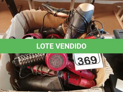 LOTE 369 - 01 LOTE COM DIVERSOS UTENSÍLIOS PARA BELEZA. (NO ESTADO) ATENÇÃO! FAZER A VISITAÇÃO ANTES DE ARREMATAR, NÃO SABEMOS SE FUNCIONA. LEILÃO NÃO TEM GARANTIA E NEM DEVOLUÇÃO, SUJEITO A POSSÍVEIS AVARIAS VISÍVEIS/OCULTAS E/OU AUSÊNCIA DE COMPONENTES.