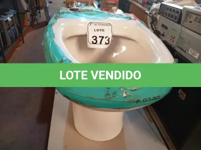 LOTE 373 - 01 VASO COR BRANCA MARCA DECA. (NO ESTADO) ATENÇÃO! FAZER A VISITAÇÃO ANTES DE ARREMATAR, NÃO SABEMOS SE FUNCIONA. LEILÃO NÃO TEM GARANTIA E NEM DEVOLUÇÃO, SUJEITO A POSSÍVEIS AVARIAS VISÍVEIS/OCULTAS E/OU AUSÊNCIA DE COMPONENTES.
