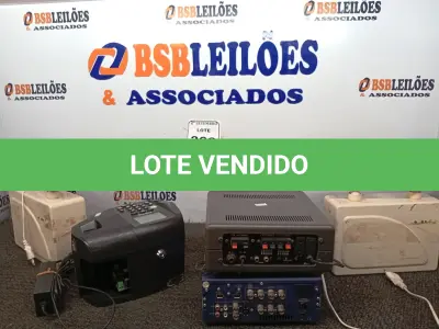 LOTE 366 - 02 LUMINÁRIAS DE EMERGÊNCIAS, 01 DATA VÍDEO, 01 RECEIVER E 01 SUCATA DE RELÓGIO DE PONTO. (NO ESTADO) ATENÇÃO! FAZER A VISITAÇÃO ANTES DE ARREMATAR, NÃO SABEMOS SE FUNCIONA. LEILÃO NÃO TEM GARANTIA E NEM DEVOLUÇÃO, SUJEITO A POSSÍVEIS AVARIAS VISÍVEIS/OCULTAS E/OU AUSÊNCIA DE COMPONENTES.
