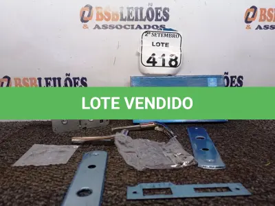LOTE 418 - 02 FECHADURAS POPLINE ALAVANCA CR SOPRANO (NO ESTADO) ATENÇÃO! FAZER A VISITAÇÃO ANTES DE ARREMATAR, NÃO SABEMOS SE FUNCIONA. LEILÃO NÃO TEM GARANTIA E NEM DEVOLUÇÃO, SUJEITO A POSSÍVEIS AVARIAS VISÍVEIS/OCULTAS E/OU AUSÊNCIA DE COMPONENTES.