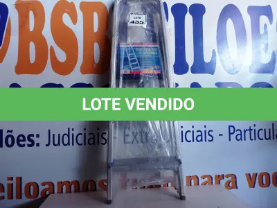 LOTE 435 - 01 ESCADA ALUMINIO 03 DEGRAUS PRIMA SBA.(NO ESTADO) ATENÇÃO! FAZER A VISITAÇÃO ANTES DE ARREMATAR, NÃO SABEMOS SE FUNCIONA. LEILÃO NÃO TEM GARANTIA E NEM DEVOLUÇÃO, SUJEITO A POSSÍVEIS AVARIAS VISÍVEIS/OCULTAS E/OU AUSÊNCIA DE COMPONENTES.