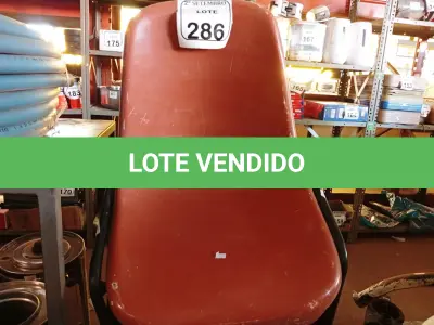 LOTE 286 - 08 CADEIRAS MARROM DE PLÁSTICO COM BASE DE FERRO. (NO ESTADO) ATENÇÃO! FAZER A VISITAÇÃO ANTES DE ARREMATAR, NÃO SABEMOS SE FUNCIONA. LEILÃO NÃO TEM GARANTIA E NEM DEVOLUÇÃO, SUJEITO A POSSÍVEIS AVARIAS VISÍVEIS/OCULTAS E/OU AUSÊNCIA DE COMPONENTES.