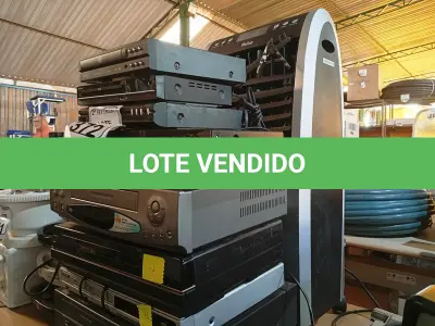 LOTE 372 - 01 CLIMATIZADOR MARCA PHILCO 220V, 02 VIDEOCASSETES E DIVERSOS APARELHOS DE DVDS MARCAS E MODELOS DIVERSOS. (NO ESTADO) ATENÇÃO! FAZER A VISITAÇÃO ANTES DE ARREMATAR, NÃO SABEMOS SE FUNCIONA. LEILÃO NÃO TEM GARANTIA E NEM DEVOLUÇÃO, SUJEITO A POSSÍVEIS AVARIAS VISÍVEIS/OCULTAS E/OU AUSÊNCIA DE COMPONENTES.