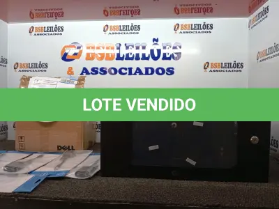 LOTE 332 - 01 RACK 5U DE PAREDE MARCA ÔNIX E 01 CAIXA COM GRANDE QUANTIDADE DE ADAPTADORES VGA. (NO ESTADO) ATENÇÃO! FAZER A VISITAÇÃO ANTES DE ARREMATAR, NÃO SABEMOS SE FUNCIONA. LEILÃO NÃO TEM GARANTIA E NEM DEVOLUÇÃO, SUJEITO A POSSÍVEIS AVARIAS VISÍVEIS/OCULTAS E/OU AUSÊNCIA DE COMPONENTES.