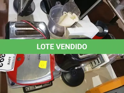 LOTE 393 - 01 LOTE COM DIVERSOS APARELHOS DOMÉSTICOS MARCAS E MODELOS DIVERSOS, 01 BALANÇA FILIZOLA COM AVARIAS. (NO ESTADO) ATENÇÃO! FAZER A VISITAÇÃO ANTES DE ARREMATAR, NÃO SABEMOS SE FUNCIONA. LEILÃO NÃO TEM GARANTIA E NEM DEVOLUÇÃO, SUJEITO A POSSÍVEIS AVARIAS VISÍVEIS/OCULTAS E/OU AUSÊNCIA DE COMPONENTES.