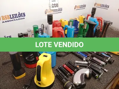 LOTE 008 - 01 LOTE COM LANTERNAS DIVERSAS. (NO ESTADO) ATENÇÃO! FAZER A VISITAÇÃO ANTES DE ARREMATAR, NÃO SABEMOS SE FUNCIONA. LEILÃO NÃO TEM GARANTIA E NEM DEVOLUÇÃO, SUJEITO A POSSÍVEIS AVARIAS VISÍVEIS/OCULTAS E/OU AUSÊNCIA DE COMPONENTES.