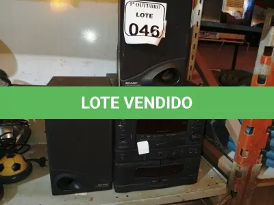 LOTE 046 - 01 MICRO SYSTEM SHARP. (NO ESTADO) ATENÇÃO! FAZER A VISITAÇÃO ANTES DE ARREMATAR, NÃO SABEMOS SE FUNCIONA. LEILÃO NÃO TEM GARANTIA E NEM DEVOLUÇÃO, SUJEITO A POSSÍVEIS AVARIAS VISÍVEIS/OCULTAS E/OU AUSÊNCIA DE COMPONENTES.