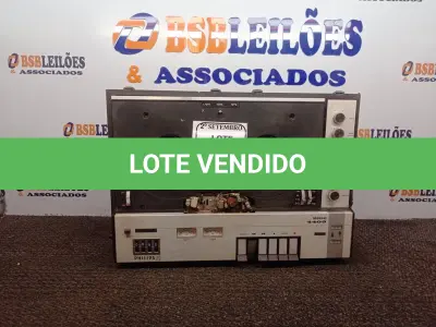LOTE 310 - 01 GRAVADOR DE ROLO PHILIPS 4408 BIVOLT. (NO ESTADO) ATENÇÃO! FAZER A VISITAÇÃO ANTES DE ARREMATAR, NÃO SABEMOS SE FUNCIONA. LEILÃO NÃO TEM GARANTIA E NEM DEVOLUÇÃO, SUJEITO A POSSÍVEIS AVARIAS VISÍVEIS/OCULTAS E/OU AUSÊNCIA DE COMPONENTES.
