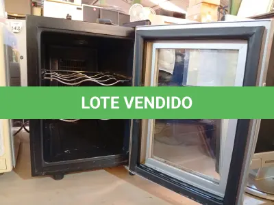 LOTE 212 - 01 ADEGA TOCAVE. (NO ESTADO) ATENÇÃO! FAZER A VISITAÇÃO ANTES DE ARREMATAR, NÃO SABEMOS SE FUNCIONA. LEILÃO NÃO TEM GARANTIA E NEM DEVOLUÇÃO, SUJEITO A POSSÍVEIS AVARIAS VISÍVEIS/OCULTAS E/OU AUSÊNCIA DE COMPONENTES.