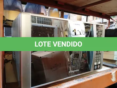 LOTE 110 - 01 MICRO-ONDAS ELECTROLUX. (NO ESTADO) ATENÇÃO! FAZER A VISITAÇÃO ANTES DE ARREMATAR, NÃO SABEMOS SE FUNCIONA. LEILÃO NÃO TEM GARANTIA E NEM DEVOLUÇÃO, SUJEITO A POSSÍVEIS AVARIAS VISÍVEIS/OCULTAS E/OU AUSÊNCIA DE COMPONENTES.