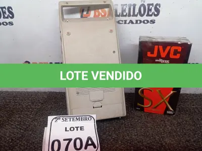 LOTE 070 - 01 TOCA FITAS PORTÁTIL ANTIGO NATIONAL PANASONIC RQ-4125. (NO ESTADO) ATENÇÃO! FAZER A VISITAÇÃO ANTES DE ARREMATAR, NÃO SABEMOS SE FUNCIONA. LEILÃO NÃO TEM GARANTIA E NEM DEVOLUÇÃO, SUJEITO A POSSÍVEIS AVARIAS VISÍVEIS/OCULTAS E/OU AUSÊNCIA DE COMPONENTES.