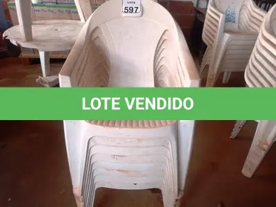 LOTE 597 - 08 CADEIRAS DE PLÁSTICO. (NO ESTADO) ATENÇÃO! FAZER A VISITAÇÃO ANTES DE ARREMATAR, NÃO SABEMOS SE FUNCIONA. LEILÃO NÃO TEM GARANTIA E NEM DEVOLUÇÃO, SUJEITO A POSSÍVEIS AVARIAS VISÍVEIS/OCULTAS E/OU AUSÊNCIA DE COMPONENTES.