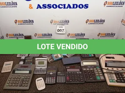 LOTE 007 - 01 LOTE COM DIVERSAS CALCULADORAS, MARCAS E MODELOS DIVERSOS. (NO ESTADO) ATENÇÃO! FAZER A VISITAÇÃO ANTES DE ARREMATAR, NÃO SABEMOS SE FUNCIONA. LEILÃO NÃO TEM GARANTIA E NEM DEVOLUÇÃO, SUJEITO A POSSÍVEIS AVARIAS VISÍVEIS/OCULTAS E/OU AUSÊNCIA DE COMPONENTES.