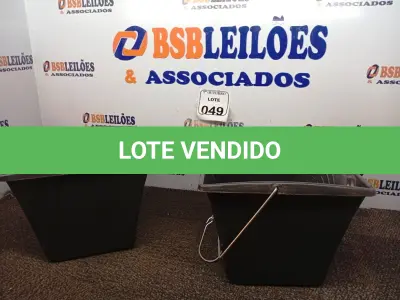 LOTE 049 - 02 BALDES DE PINTURA 15L CADA. (NO ESTADO) ATENÇÃO! FAZER A VISITAÇÃO ANTES DE ARREMATAR, NÃO SABEMOS SE FUNCIONA. LEILÃO NÃO TEM GARANTIA E NEM DEVOLUÇÃO, SUJEITO A POSSÍVEIS AVARIAS VISÍVEIS/OCULTAS E/OU AUSÊNCIA DE COMPONENTES.