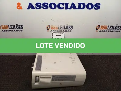 LOTE 021 - 01 PROJETOR SONY VPLEX100. (NO ESTADO) ATENÇÃO! FAZER A VISITAÇÃO ANTES DE ARREMATAR, NÃO SABEMOS SE FUNCIONA. LEILÃO NÃO TEM GARANTIA E NEM DEVOLUÇÃO, SUJEITO A POSSÍVEIS AVARIAS VISÍVEIS/OCULTAS E/OU AUSÊNCIA DE COMPONENTES.