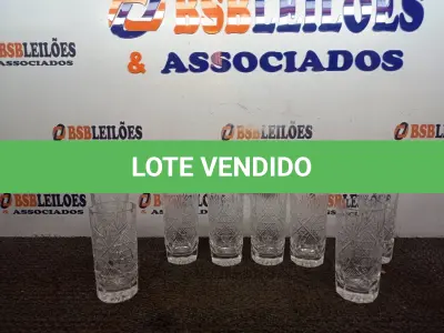 LOTE 410 - 01 BELISSIMO JOGO COM 08 COPOS DE WHISKY CRISTAL TCHECO. (NO ESTADO) ATENÇÃO! FAZER A VISITAÇÃO ANTES DE ARREMATAR, NÃO SABEMOS SE FUNCIONA. LEILÃO NÃO TEM GARANTIA E NEM DEVOLUÇÃO, SUJEITO A POSSÍVEIS AVARIAS VISÍVEIS/OCULTAS E/OU AUSÊNCIA DE COMPONENTES.