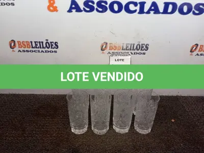 LOTE 410 - 01 BELISSIMO JOGO COM 08 COPOS DE WHISKY CRISTAL TCHECO. (NO ESTADO) ATENÇÃO! FAZER A VISITAÇÃO ANTES DE ARREMATAR, NÃO SABEMOS SE FUNCIONA. LEILÃO NÃO TEM GARANTIA E NEM DEVOLUÇÃO, SUJEITO A POSSÍVEIS AVARIAS VISÍVEIS/OCULTAS E/OU AUSÊNCIA DE COMPONENTES.
