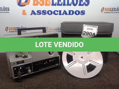 LOTE 290 - 01 PROJETOR DE ROLO ELMO ST-1200D 110V. (NO ESTADO) ATENÇÃO! FAZER A VISITAÇÃO ANTES DE ARREMATAR, NÃO SABEMOS SE FUNCIONA. LEILÃO NÃO TEM GARANTIA E NEM DEVOLUÇÃO, SUJEITO A POSSÍVEIS AVARIAS VISÍVEIS/OCULTAS E/OU AUSÊNCIA DE COMPONENTES.