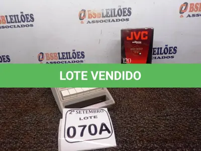 LOTE 070 - 01 TOCA FITAS PORTÁTIL ANTIGO NATIONAL PANASONIC RQ-4125. (NO ESTADO) ATENÇÃO! FAZER A VISITAÇÃO ANTES DE ARREMATAR, NÃO SABEMOS SE FUNCIONA. LEILÃO NÃO TEM GARANTIA E NEM DEVOLUÇÃO, SUJEITO A POSSÍVEIS AVARIAS VISÍVEIS/OCULTAS E/OU AUSÊNCIA DE COMPONENTES.