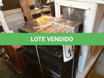 LOTE 145 - 01 LOTE COM DIVERSAS FITAS VHS. (NO ESTADO) ATENÇÃO! FAZER A VISITAÇÃO ANTES DE ARREMATAR, NÃO SABEMOS SE FUNCIONA. LEILÃO NÃO TEM GARANTIA E NEM DEVOLUÇÃO, SUJEITO A POSSÍVEIS AVARIAS VISÍVEIS/OCULTAS E/OU AUSÊNCIA DE COMPONENTES.