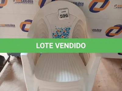 LOTE 596 - 08 CADEIRAS DE PLÁSTICO. (NO ESTADO) ATENÇÃO! FAZER A VISITAÇÃO ANTES DE ARREMATAR, NÃO SABEMOS SE FUNCIONA. LEILÃO NÃO TEM GARANTIA E NEM DEVOLUÇÃO, SUJEITO A POSSÍVEIS AVARIAS VISÍVEIS/OCULTAS E/OU AUSÊNCIA DE COMPONENTES.