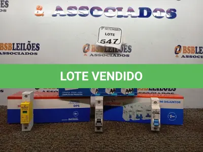 LOTE 547 - 04 CAIXAS DE INTERRUPTORES SENDO UMA INCOMPLETA MARCAS E MODELOS DIVERSOS. (NO ESTADO) ATENÇÃO! FAZER A VISITAÇÃO ANTES DE ARREMATAR, NÃO SABEMOS SE FUNCIONA. LEILÃO NÃO TEM GARANTIA E NEM DEVOLUÇÃO, SUJEITO A POSSÍVEIS AVARIAS VISÍVEIS/OCULTAS E/OU AUSÊNCIA DE COMPONENTES.