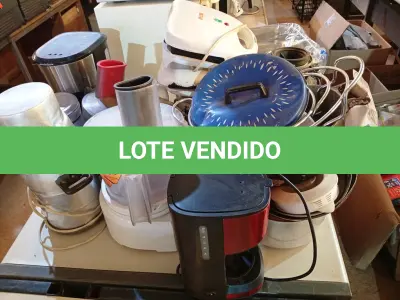 LOTE 209 - 01 LOTE COM DIVERSOS UTENSÍLIOS P/ COZINHA. (NO ESTADO) ATENÇÃO! FAZER A VISITAÇÃO ANTES DE ARREMATAR, NÃO SABEMOS SE FUNCIONA. LEILÃO NÃO TEM GARANTIA E NEM DEVOLUÇÃO, SUJEITO A POSSÍVEIS AVARIAS VISÍVEIS/OCULTAS E/OU AUSÊNCIA DE COMPONENTES.