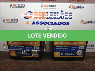 LOTE 080 - 02 BALDES DE PINTURA 15L CADA. (NO ESTADO) ATENÇÃO! FAZER A VISITAÇÃO ANTES DE ARREMATAR, NÃO SABEMOS SE FUNCIONA. LEILÃO NÃO TEM GARANTIA E NEM DEVOLUÇÃO, SUJEITO A POSSÍVEIS AVARIAS VISÍVEIS/OCULTAS E/OU AUSÊNCIA DE COMPONENTES.