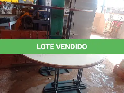 LOTE 584 - 03 MESAS C/BASE DE FERRO TRIANGULARES. (NO ESTADO) ATENÇÃO! FAZER A VISITAÇÃO ANTES DE ARREMATAR, NÃO SABEMOS SE FUNCIONA. LEILÃO NÃO TEM GARANTIA E NEM DEVOLUÇÃO, SUJEITO A POSSÍVEIS AVARIAS VISÍVEIS/OCULTAS E/OU AUSÊNCIA DE COMPONENTES.