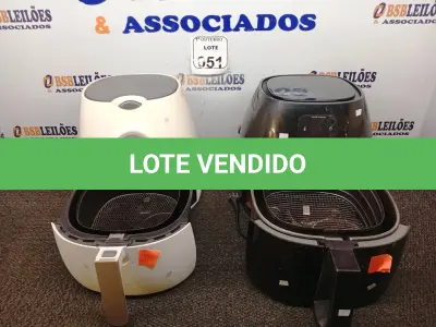 LOTE 051 - 02 AIR FRYES MARCAS E MODELOS DIVERSOS. (NO ESTADO) ATENÇÃO! FAZER A VISITAÇÃO ANTES DE ARREMATAR, NÃO SABEMOS SE FUNCIONA. LEILÃO NÃO TEM GARANTIA E NEM DEVOLUÇÃO, SUJEITO A POSSÍVEIS AVARIAS VISÍVEIS/OCULTAS E/OU AUSÊNCIA DE COMPONENTES.