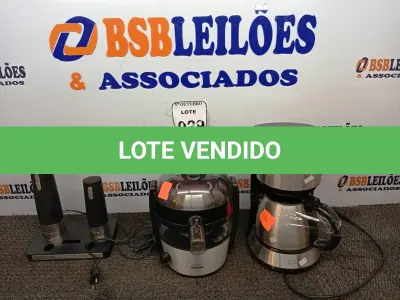 LOTE 029 - 01 PROCESSADOR DE ALIMENTOS PHILLIPS WALITA, 01 CAFETEIRA BRITÂNIA E 02 ABRIDORES ELETRÔNICOS DE GARRAFA. (NO ESTADO) ATENÇÃO! FAZER A VISITAÇÃO ANTES DE ARREMATAR, NÃO SABEMOS SE FUNCIONA. LEILÃO NÃO TEM GARANTIA E NEM DEVOLUÇÃO, SUJEITO A POSSÍVEIS AVARIAS VISÍVEIS/OCULTAS E/OU AUSÊNCIA DE COMPONENTES.