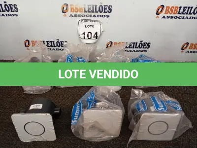 LOTE 104 - 08 CAIXAS DE PASSAGEM C/TAMPA DE INOX SEM PARAFUSO SUMMER. (NO ESTADO) ATENÇÃO! FAZER A VISITAÇÃO ANTES DE ARREMATAR, NÃO SABEMOS SE FUNCIONA. LEILÃO NÃO TEM GARANTIA E NEM DEVOLUÇÃO, SUJEITO A POSSÍVEIS AVARIAS VISÍVEIS/OCULTAS E/OU AUSÊNCIA DE COMPONENTES.