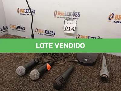 LOTE 014 - 01 LOTE COM 02 BASES E 05 MICROFONES. (NO ESTADO) ATENÇÃO! FAZER A VISITAÇÃO ANTES DE ARREMATAR, NÃO SABEMOS SE FUNCIONA. LEILÃO NÃO TEM GARANTIA E NEM DEVOLUÇÃO, SUJEITO A POSSÍVEIS AVARIAS VISÍVEIS/OCULTAS E/OU AUSÊNCIA DE COMPONENTES.