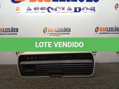 LOTE 021 - 01 PROJETOR SONY VPLEX100. (NO ESTADO) ATENÇÃO! FAZER A VISITAÇÃO ANTES DE ARREMATAR, NÃO SABEMOS SE FUNCIONA. LEILÃO NÃO TEM GARANTIA E NEM DEVOLUÇÃO, SUJEITO A POSSÍVEIS AVARIAS VISÍVEIS/OCULTAS E/OU AUSÊNCIA DE COMPONENTES.