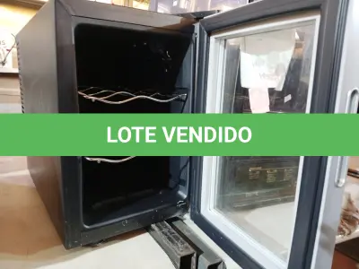 LOTE 161 - 01 ADEGA DYNASTY. (NO ESTADO) ATENÇÃO! FAZER A VISITAÇÃO ANTES DE ARREMATAR, NÃO SABEMOS SE FUNCIONA. LEILÃO NÃO TEM GARANTIA E NEM DEVOLUÇÃO, SUJEITO A POSSÍVEIS AVARIAS VISÍVEIS/OCULTAS E/OU AUSÊNCIA DE COMPONENTES.