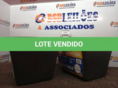 LOTE 200 - 02 BALDES DE PINTURA 15L CADA. (NO ESTADO) ATENÇÃO! FAZER A VISITAÇÃO ANTES DE ARREMATAR, NÃO SABEMOS SE FUNCIONA. LEILÃO NÃO TEM GARANTIA E NEM DEVOLUÇÃO, SUJEITO A POSSÍVEIS AVARIAS VISÍVEIS/OCULTAS E/OU AUSÊNCIA DE COMPONENTES.
