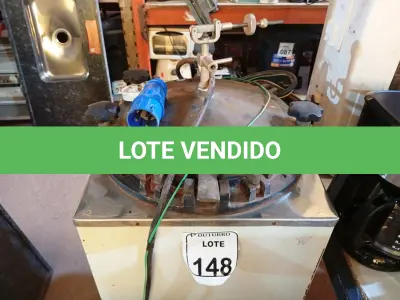 LOTE 148 - 01 AUTOCLAVE VERTICAL PHOEMIX. (NO ESTADO) ATENÇÃO! FAZER A VISITAÇÃO ANTES DE ARREMATAR, NÃO SABEMOS SE FUNCIONA. LEILÃO NÃO TEM GARANTIA E NEM DEVOLUÇÃO, SUJEITO A POSSÍVEIS AVARIAS VISÍVEIS/OCULTAS E/OU AUSÊNCIA DE COMPONENTES.