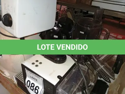 LOTE 086 - 01 FORNO ELÉTRICO, 01 AIR FRYER, 01 CAFETEIRA E 01 CHALEIRA ELÉTRICA (NO ESTADO) ATENÇÃO! FAZER A VISITAÇÃO ANTES DE ARREMATAR, NÃO SABEMOS SE FUNCIONA. LEILÃO NÃO TEM GARANTIA E NEM DEVOLUÇÃO, SUJEITO A POSSÍVEIS AVARIAS VISÍVEIS/OCULTAS E/OU AUSÊNCIA DE COMPONENTES.