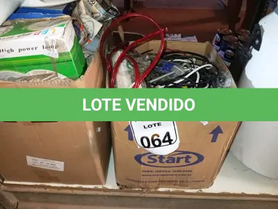 LOTE 064 - 01 LOTE COM DIVERSAS LÂMPADAS, CHUVEIROS E MATERIAIS ELÉTRICOS. (NO ESTADO) ATENÇÃO! FAZER A VISITAÇÃO ANTES DE ARREMATAR, NÃO SABEMOS SE FUNCIONA. LEILÃO NÃO TEM GARANTIA E NEM DEVOLUÇÃO, SUJEITO A POSSÍVEIS AVARIAS VISÍVEIS/OCULTAS E/OU AUSÊNCIA DE COMPONENTES.