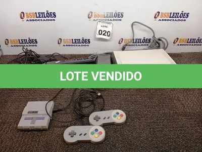 LOTE 020 - 01 VIDEOGAME XBOX360 COM KINECT E FONTE. (NO ESTADO) ATENÇÃO! FAZER A VISITAÇÃO ANTES DE ARREMATAR, NÃO SABEMOS SE FUNCIONA. LEILÃO NÃO TEM GARANTIA E NEM DEVOLUÇÃO, SUJEITO A POSSÍVEIS AVARIAS VISÍVEIS/OCULTAS E/OU AUSÊNCIA DE COMPONENTES.
