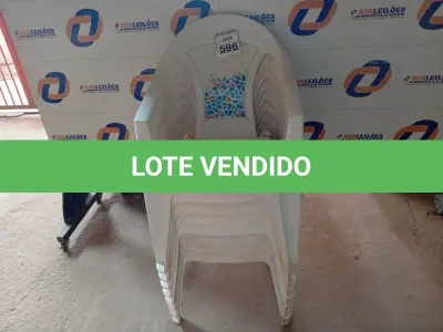 LOTE 596 - 08 CADEIRAS DE PLÁSTICO. (NO ESTADO) ATENÇÃO! FAZER A VISITAÇÃO ANTES DE ARREMATAR, NÃO SABEMOS SE FUNCIONA. LEILÃO NÃO TEM GARANTIA E NEM DEVOLUÇÃO, SUJEITO A POSSÍVEIS AVARIAS VISÍVEIS/OCULTAS E/OU AUSÊNCIA DE COMPONENTES.