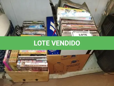 LOTE 413 - 01 LOTE COM DIVERSOS DVDS, FITAS, LIVROS E 01 RELOGIO DIGITAL DE PULSO. (NO ESTADO) ATENÇÃO! FAZER A VISITAÇÃO ANTES DE ARREMATAR, NÃO SABEMOS SE FUNCIONA. LEILÃO NÃO TEM GARANTIA E NEM DEVOLUÇÃO, SUJEITO A POSSÍVEIS AVARIAS VISÍVEIS/OCULTAS E/OU AUSÊNCIA DE COMPONENTES.