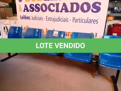 LOTE 488 - 01 LONGARINA. (NO ESTADO) ATENÇÃO! FAZER A VISITAÇÃO ANTES DE ARREMATAR, NÃO SABEMOS SE FUNCIONA. LEILÃO NÃO TEM GARANTIA E NEM DEVOLUÇÃO, SUJEITO A POSSÍVEIS AVARIAS VISÍVEIS/OCULTAS E/OU AUSÊNCIA DE COMPONENTES.