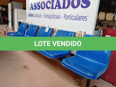 LOTE 492 - 01 LONGARINA. (NO ESTADO) ATENÇÃO! FAZER A VISITAÇÃO ANTES DE ARREMATAR, NÃO SABEMOS SE FUNCIONA. LEILÃO NÃO TEM GARANTIA E NEM DEVOLUÇÃO, SUJEITO A POSSÍVEIS AVARIAS VISÍVEIS/OCULTAS E/OU AUSÊNCIA DE COMPONENTES.